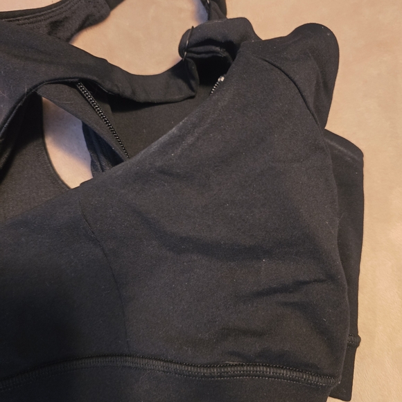 Skechers Black Women's Sports Bra - Picture 3 of 6